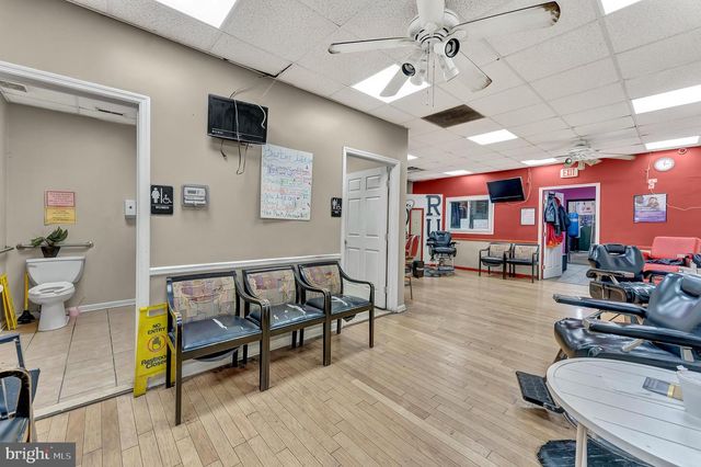 266 PARKWAY AVE, Trenton, NJ 08618