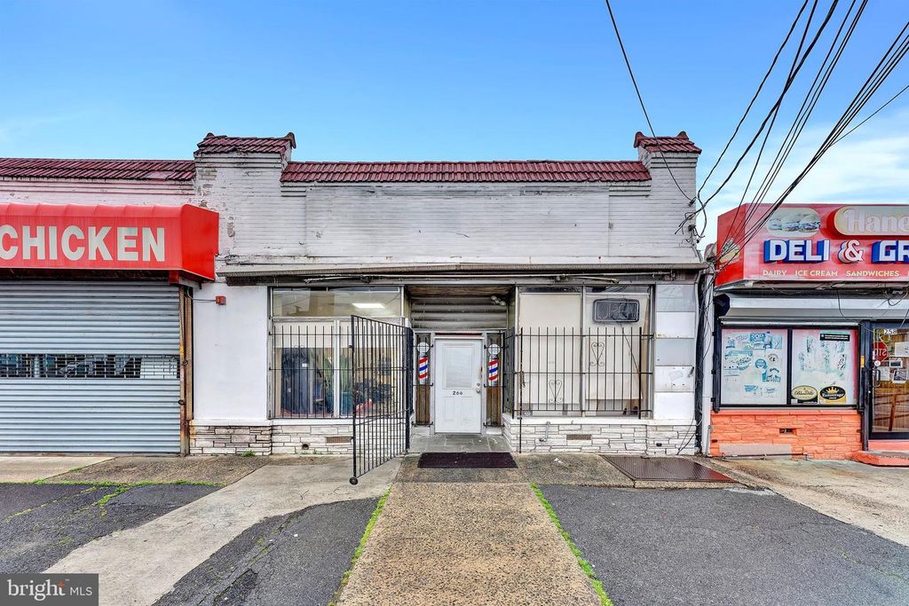 266 PARKWAY AVE, Trenton, NJ 08618