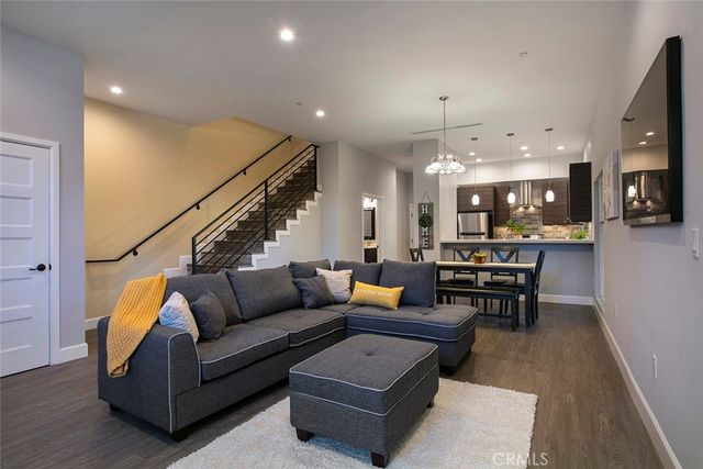 3236 Royal Oaks Drive 6, Thousand Oaks, CA 91362