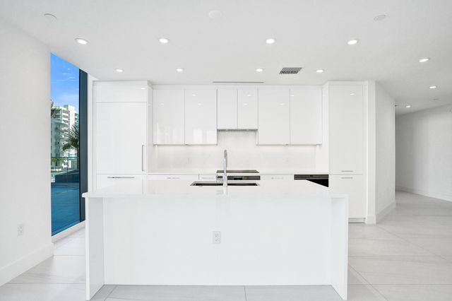 153 N Seabreeze 504-S, Fort Lauderdale, FL 33304