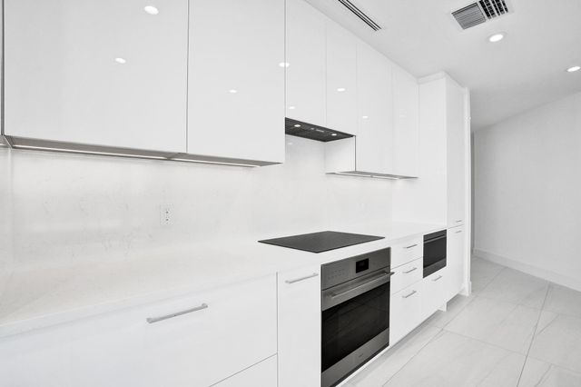 153 N Seabreeze 504-S, Fort Lauderdale, FL 33304