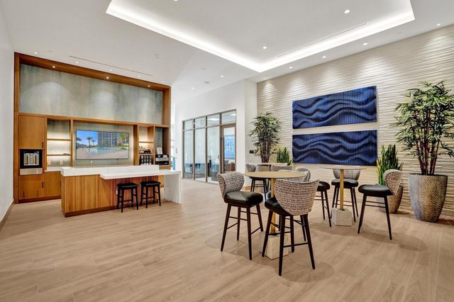 153 N Seabreeze 504-S, Fort Lauderdale, FL 33304