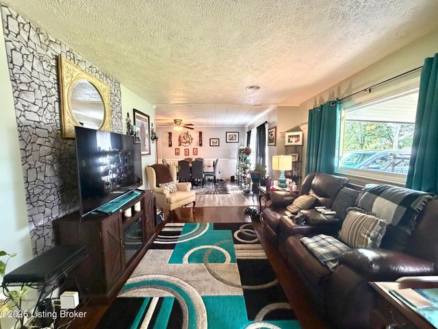 4445 Esther Ave, Louisville, KY 40216