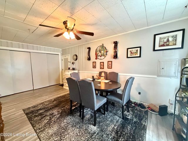 4445 Esther Ave, Louisville, KY 40216