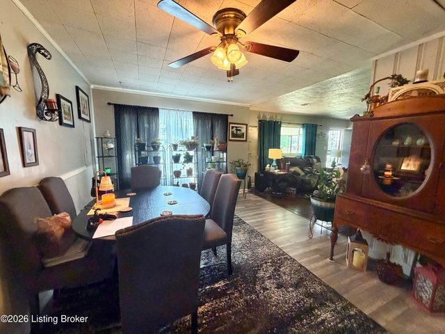 4445 Esther Ave, Louisville, KY 40216