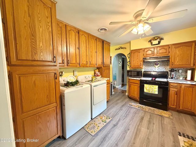 4445 Esther Ave, Louisville, KY 40216