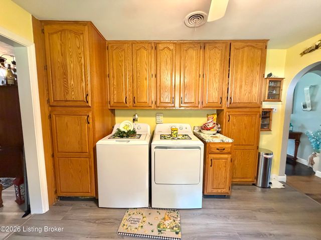 4445 Esther Ave, Louisville, KY 40216