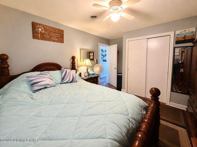 4445 Esther Ave, Louisville, KY 40216