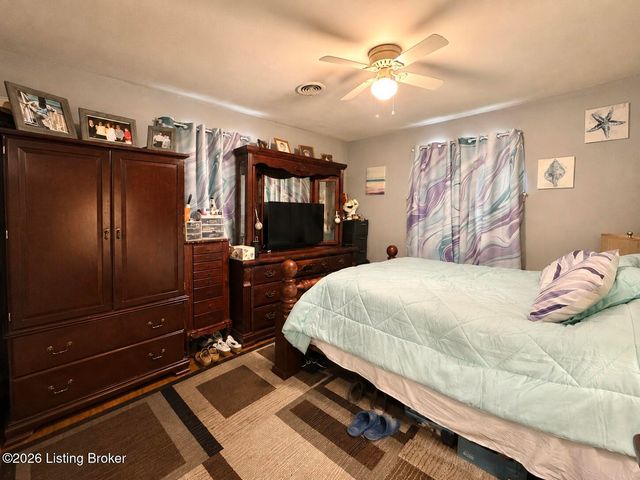 4445 Esther Ave, Louisville, KY 40216