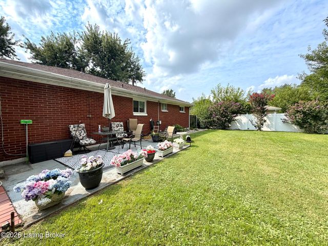 4445 Esther Ave, Louisville, KY 40216