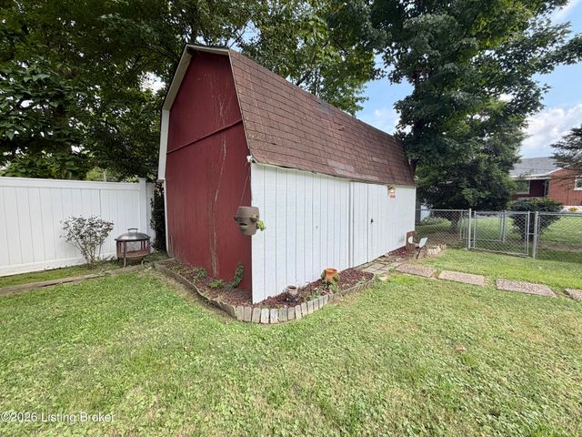 4445 Esther Ave, Louisville, KY 40216