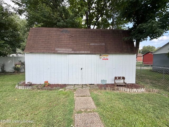 4445 Esther Ave, Louisville, KY 40216