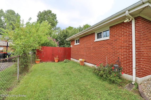 4445 Esther Ave, Louisville, KY 40216