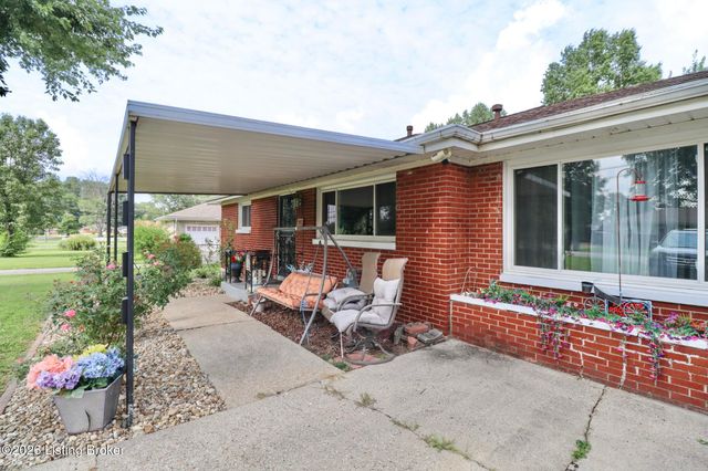 4445 Esther Ave, Louisville, KY 40216