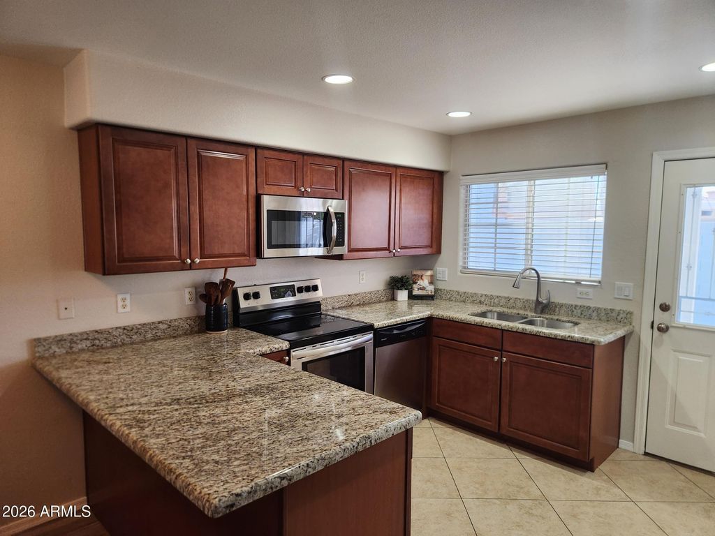 Image 10 of property listing at 860 N MCQUEEN Road 1145, Chandler, AZ 85225