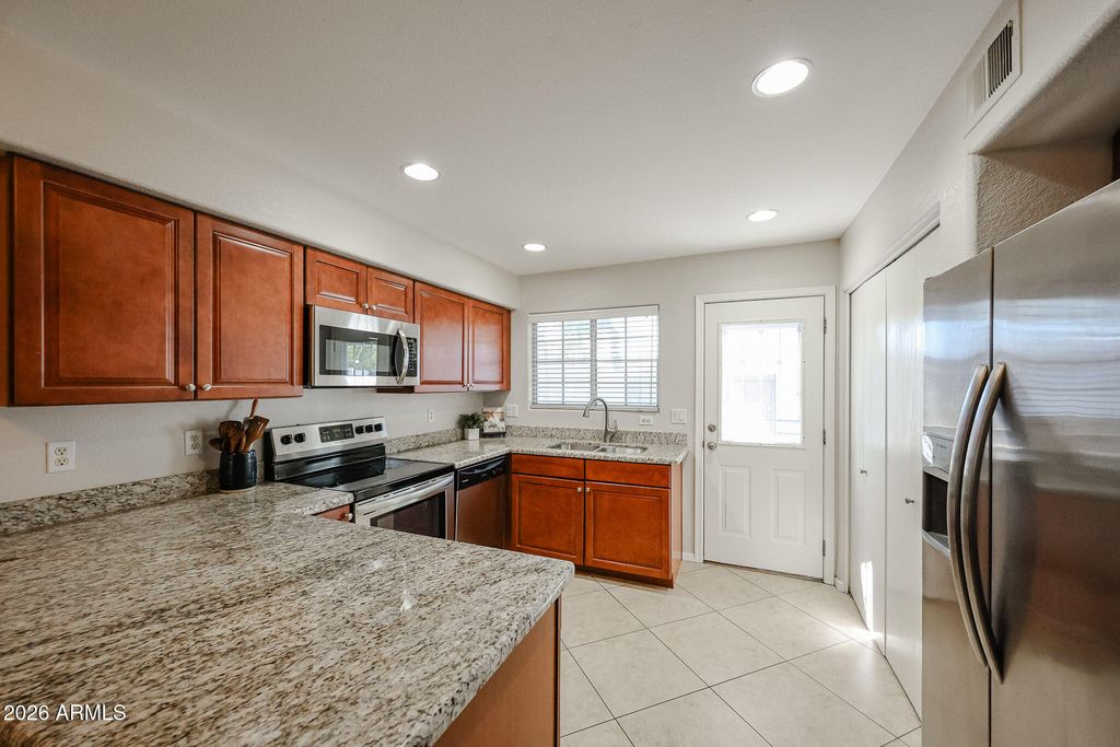 Image 7 of property listing at 860 N MCQUEEN Road 1145, Chandler, AZ 85225