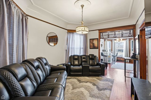 4736 S Prairie Avenue, Chicago, IL 60615