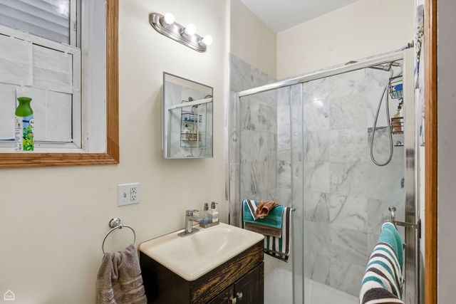 4736 S Prairie Avenue, Chicago, IL 60615