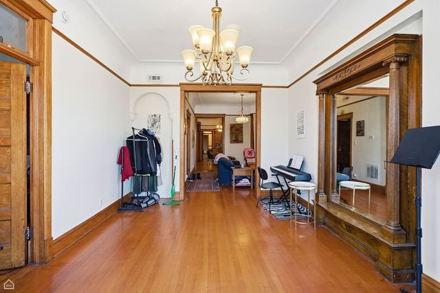 4736 S Prairie Avenue, Chicago, IL 60615