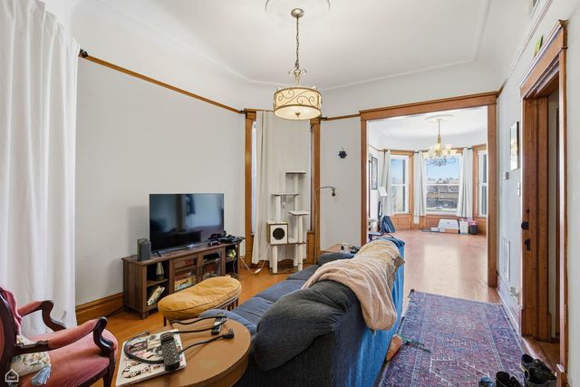 4736 S Prairie Avenue, Chicago, IL 60615