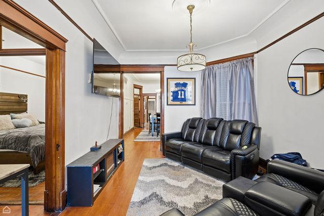 4736 S Prairie Avenue, Chicago, IL 60615