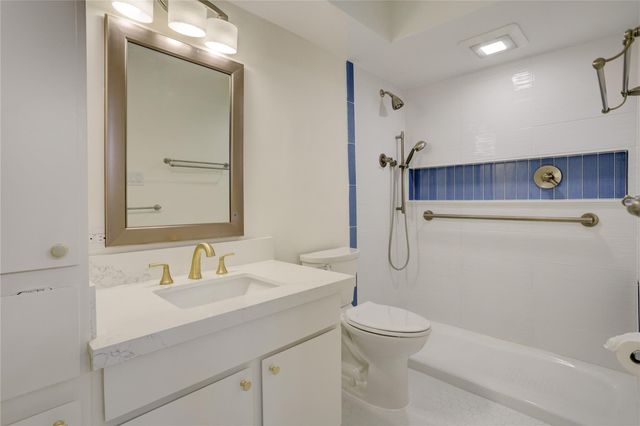 7433 Brompton Street, Houston, TX 77025