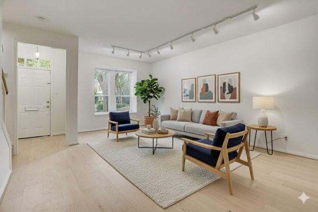 7433 Brompton Street, Houston, TX 77025