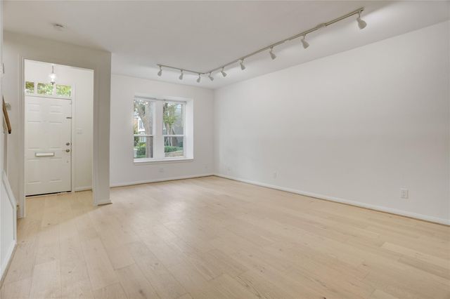 7433 Brompton Street, Houston, TX 77025