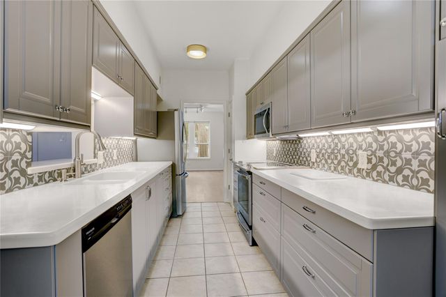 7433 Brompton Street, Houston, TX 77025