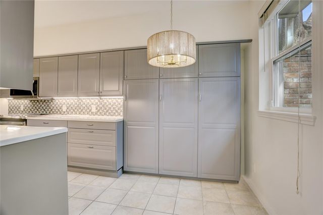 7433 Brompton Street, Houston, TX 77025