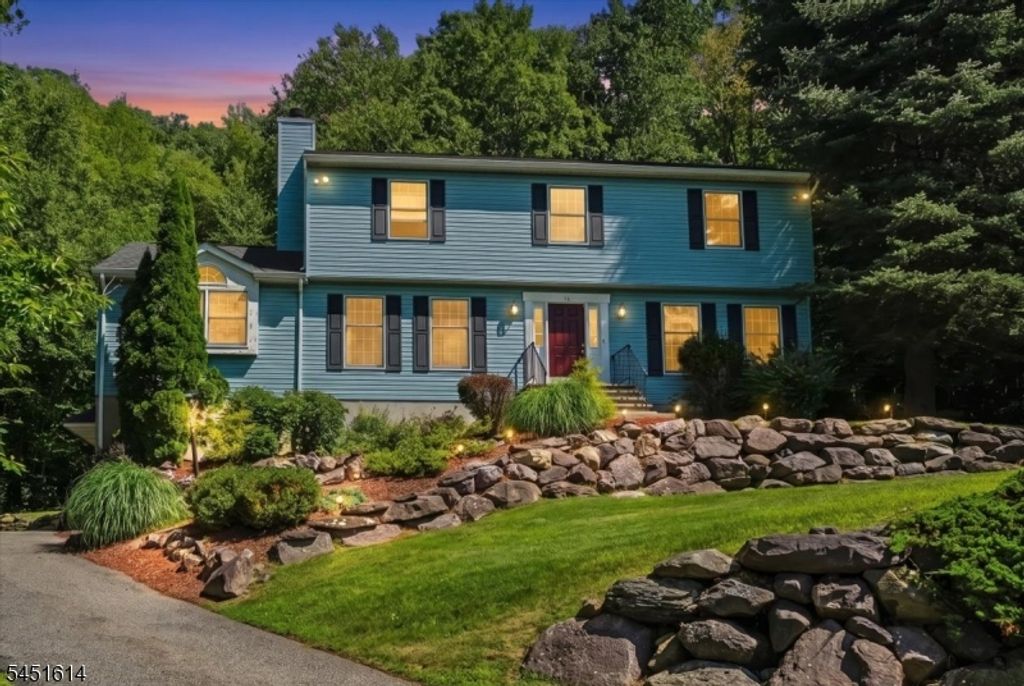 14 Pudding Stone Ln, Jefferson Twp., NJ 07438