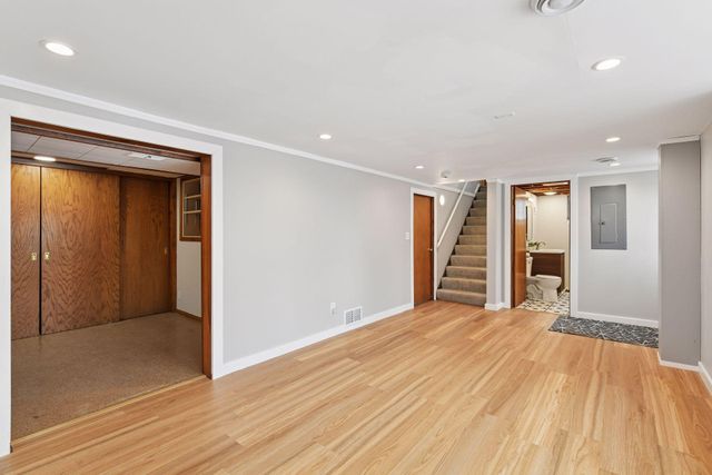 9015 Stanlen Road, Saint Louis Park, MN 55426