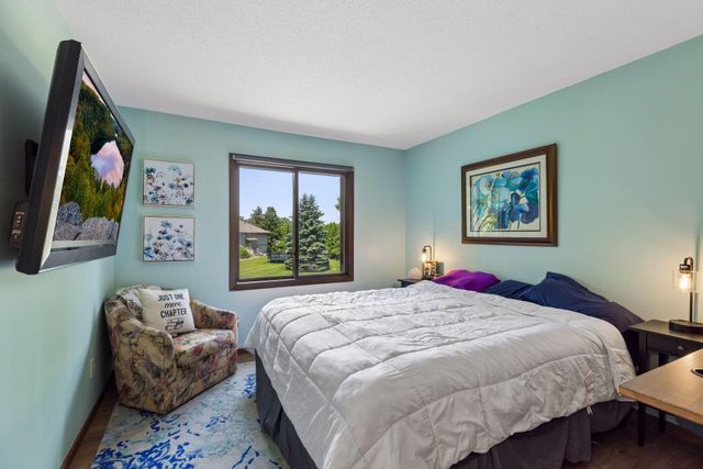 4316 Thornhill Lane, Vadnais Heights, MN 55127