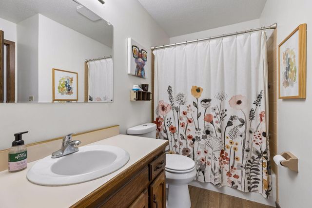 4316 Thornhill Lane, Vadnais Heights, MN 55127