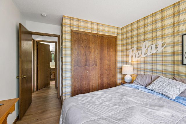 4316 Thornhill Lane, Vadnais Heights, MN 55127