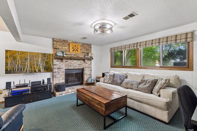 4316 Thornhill Lane, Vadnais Heights, MN 55127