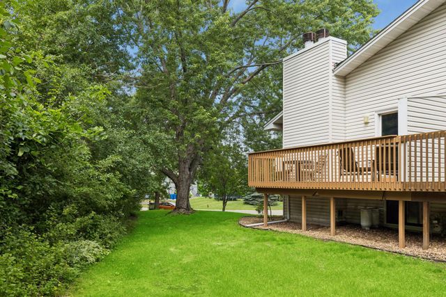 4316 Thornhill Lane, Vadnais Heights, MN 55127