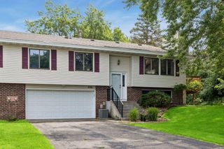 4316 Thornhill Lane, Vadnais Heights, MN 55127