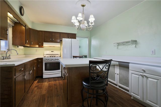 425 Pearl St, Bloomfield, PA 15224
