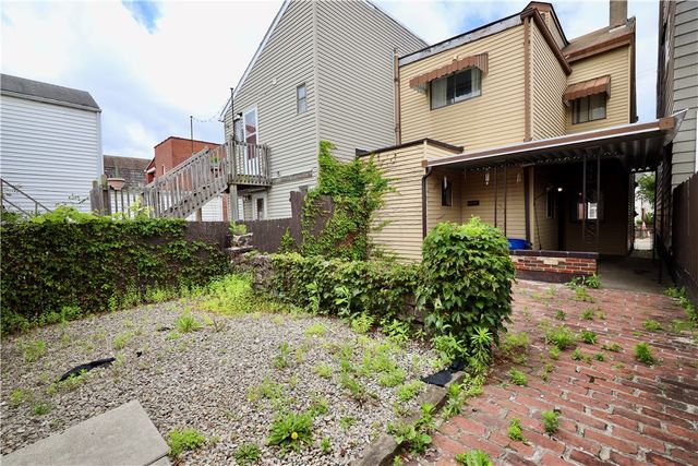 425 Pearl St, Bloomfield, PA 15224