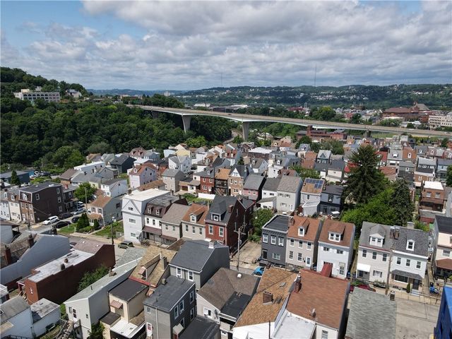 425 Pearl St, Bloomfield, PA 15224