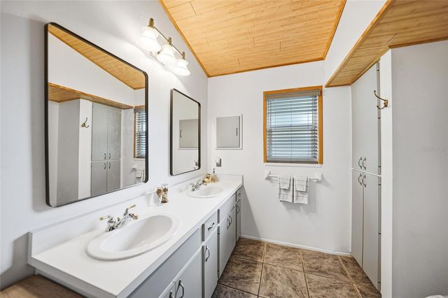 2631 FIESTA DRIVE, Venice, FL 34293
