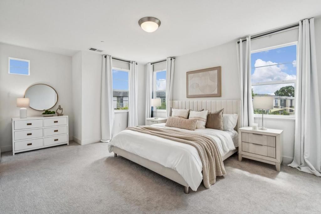 Image 11 of property listing at 373 Arc Court, Hayward, CA 94544