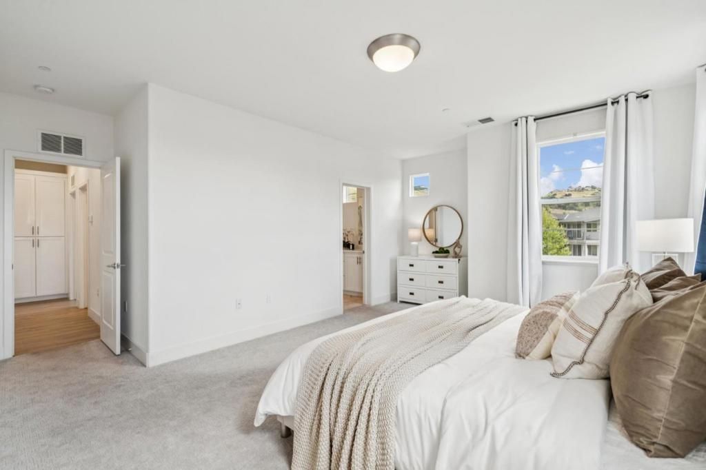 Image 13 of property listing at 373 Arc Court, Hayward, CA 94544