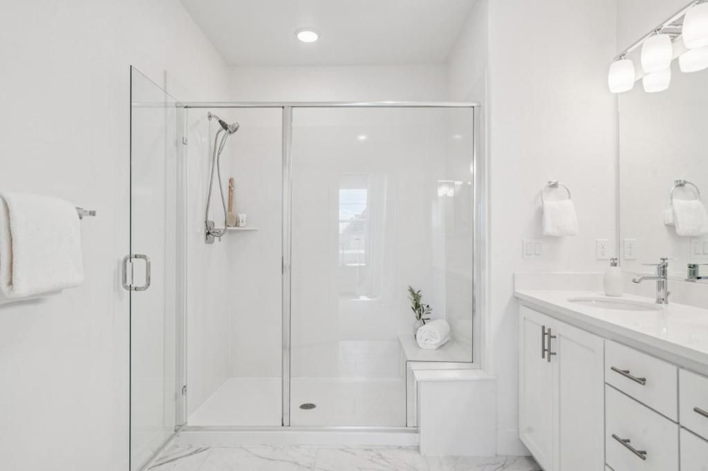 Image 15 of property listing at 373 Arc Court, Hayward, CA 94544