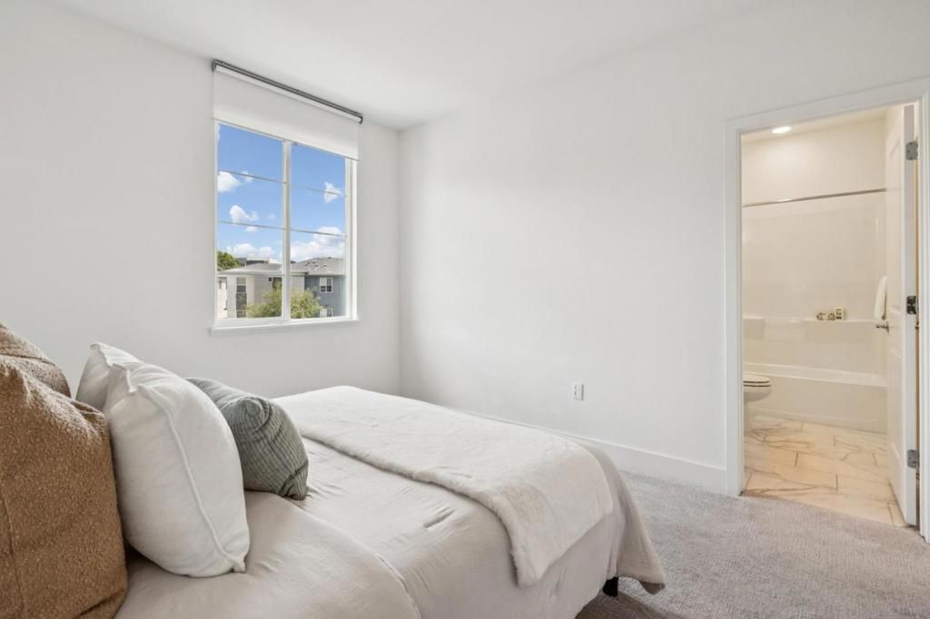 Image 18 of property listing at 373 Arc Court, Hayward, CA 94544