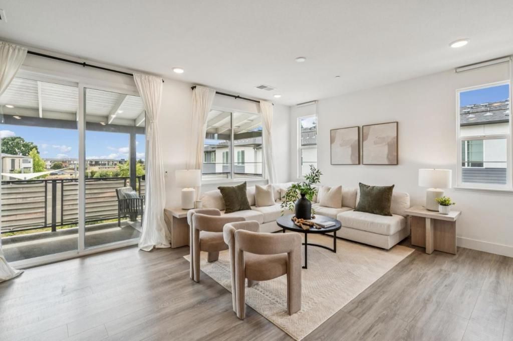 Image 2 of property listing at 373 Arc Court, Hayward, CA 94544