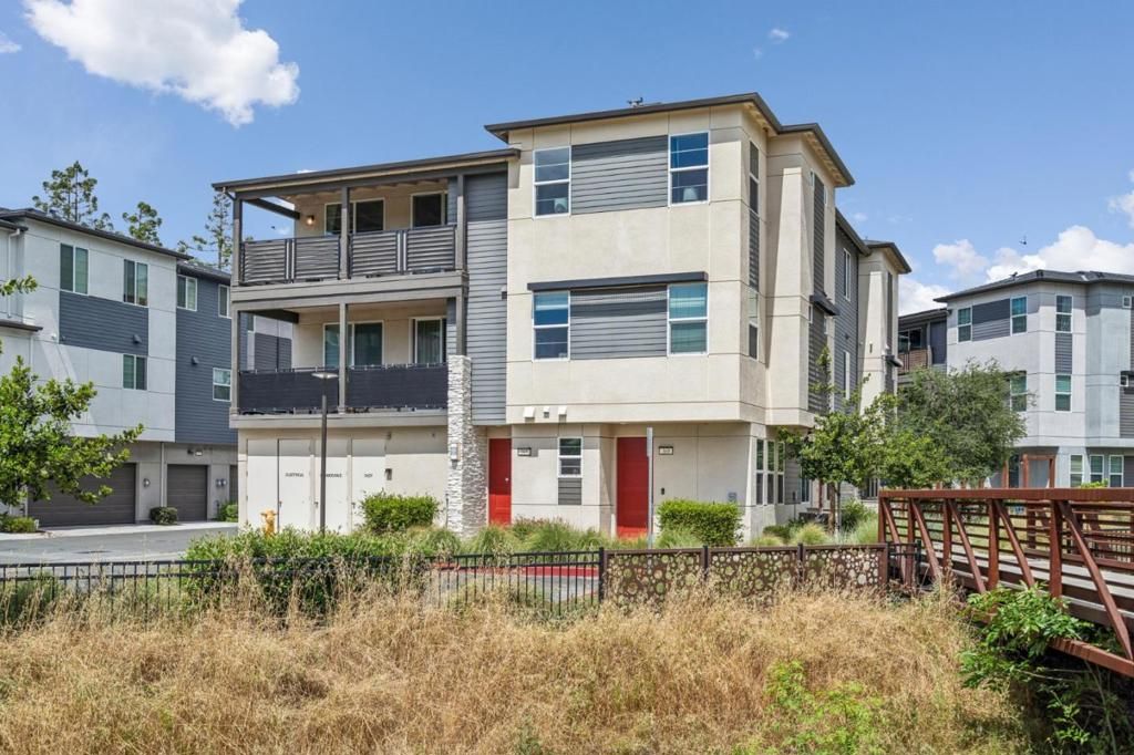 Image 24 of property listing at 373 Arc Court, Hayward, CA 94544