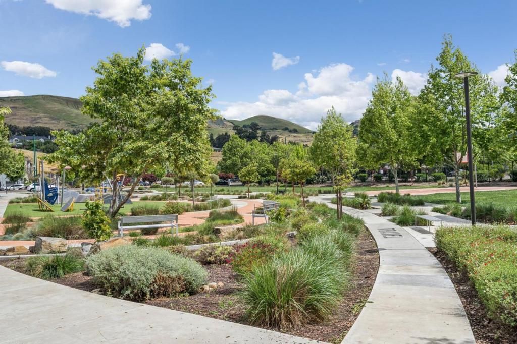 Image 26 of property listing at 373 Arc Court, Hayward, CA 94544