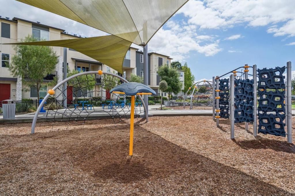 Image 27 of property listing at 373 Arc Court, Hayward, CA 94544